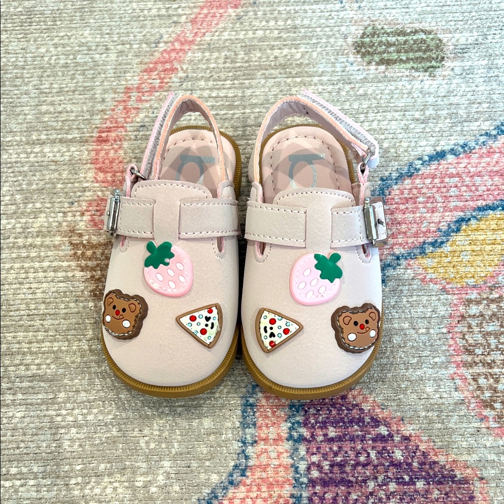 NWOT Bebe toddler clogs